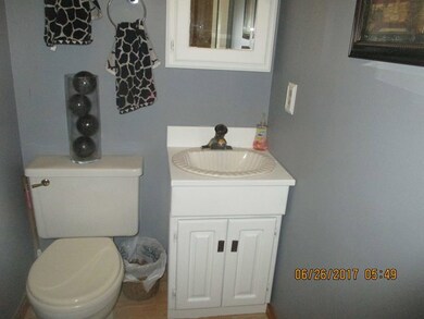 1030 Marianna Dr, Mansfield, OH 44903 - photo 6