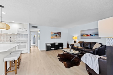 74 Normandy B, Delray Beach, FL 33484 - photo 4