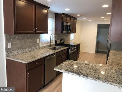 2824 Popkins Ln, Alexandria, VA 22306 - photo 6