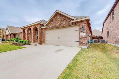 10921 Cobalt Dr, Aubrey, TX 76227 - photo 5