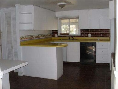 111 Salem St, Rockland, MA 02370 - photo 5