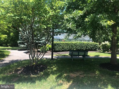 306 Wyndham Cir unit J, Owings Mills, MD 21117 - photo 5