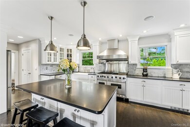 15 Flamingo Rd, Roslyn, NY 11576 - photo 4