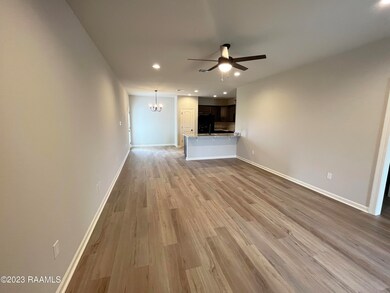 AYM115 Living