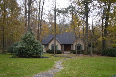 9135 Valley View Dr, Clarks Summit, PA 18411 - photo 2