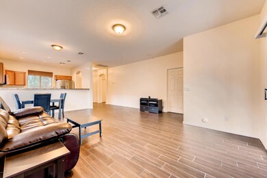 940 E Sava-006-4-Living Roo-MLS_Size