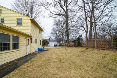 26 Monmouth Dr, Riverside, RI 02915 - photo 5