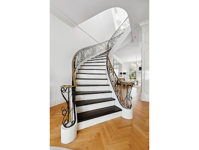 40 W 83rd St, New York, NY 10024 - photo 2