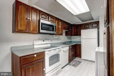 1929 Bellarbor Cir unit D, Crofton, MD 21114 - photo 7