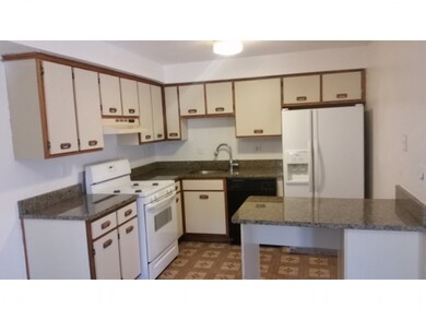 231 Stonebridge Dr unit 231, Nashua, NH 03063 - photo 4