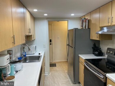 2236 Castle Rock Square unit 1B, Reston, VA 20191 - photo 5