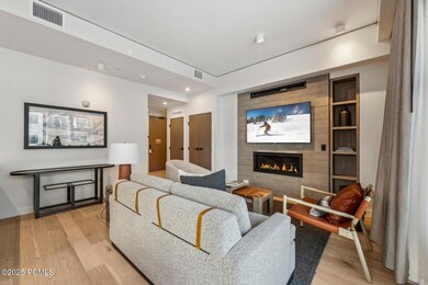 4_Great-Room_1800x1200_4188084