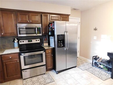 714 Oakwood Ave, Sheffield Lake, OH 44054 - photo 4