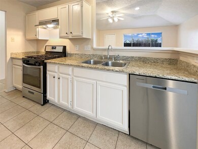 3310 Edgecreek Dr, Houston, TX 77066 - photo 7