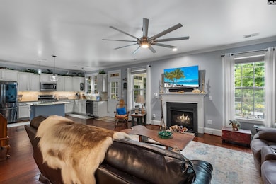 Open floor plan   Open to kitchen