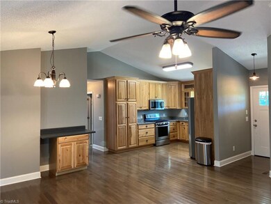 600 Yow Rd, Seagrove, NC 27341 - photo 4