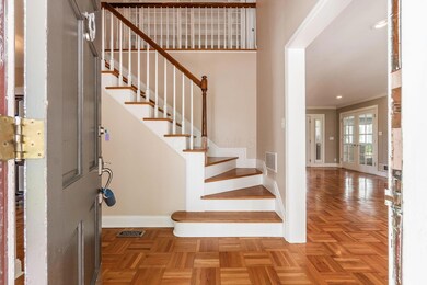 322 Fairway Cir, Columbus, OH 43213 - photo 6