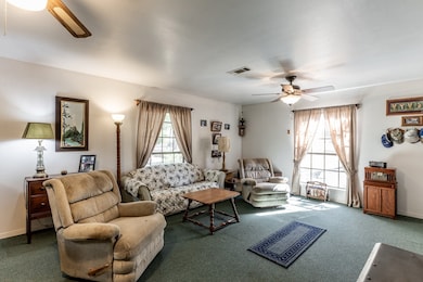 130 Hilltop Lsv Dr, Huntsville, TX 77320 - photo 5