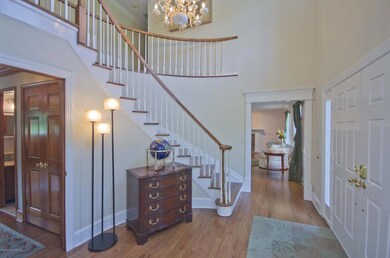 91 Prodelin - Fantastic Front Foyer Welc