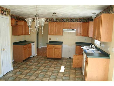 621 Logee St, Woonsocket, RI 02895 - photo 6