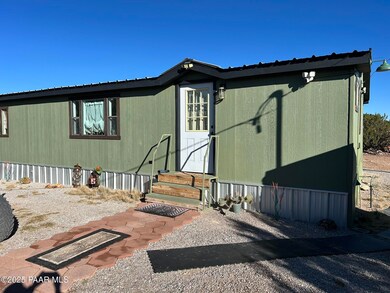 001 Basconia Ln, Seligman, AZ 86337 - photo 2