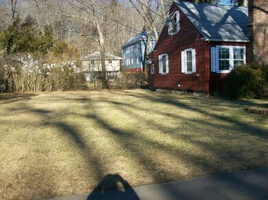 54 Hunthurst Cir, Worcester, MA 01602 - photo 2