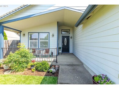 78 Sandalwood Loop, Creswell, OR 97426 - photo 2