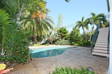 Back, pool 1