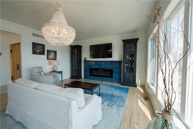 Main level living room