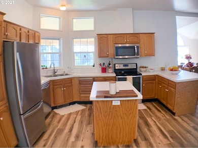 9961 S Maple Grove Rd, Molalla, OR 97038 - photo 3