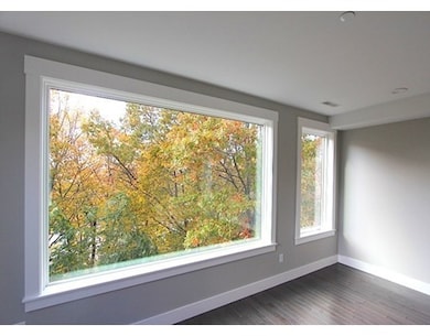 202 Rawson Rd unit 3, Brookline, MA 02445 - photo 4