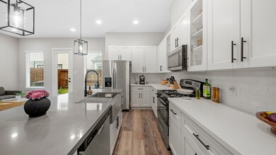 8430 Berry Green Ln, Houston, TX 77022 - photo 3