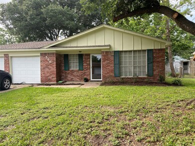 506 Linda Ln, Alvin, TX 77511 - photo 2