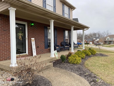 8600 Garden Gate Cir, Louisville, KY 40291 - photo 2