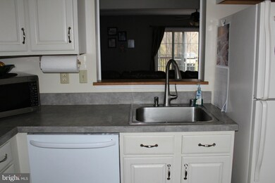 1218 Heathfield Rd, Sykesville, MD 21784 - photo 6