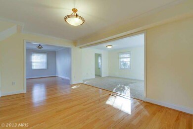 13105 Melville Ln, Fairfax, VA 22033 - photo 5