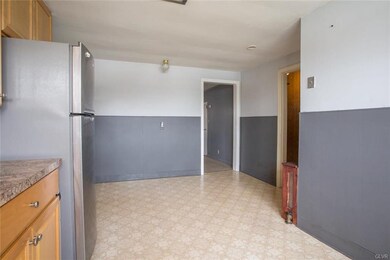 3006 S 3rd St, Whitehall, PA 18052 - photo 6