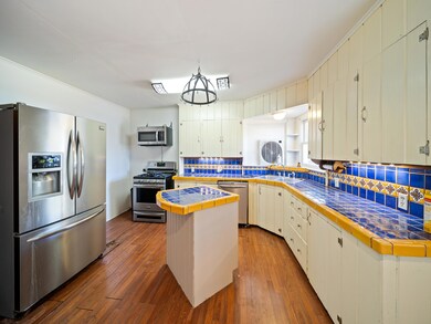 1621 Mistletoe Ln, Redding, CA 96002 - photo 3