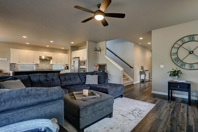 60432 Hedgewood Ln, Bend, OR 97702 - photo 5