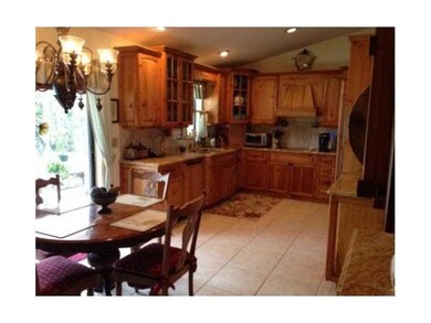 11924 SW 44 St, Davie, FL 33330 - photo 5