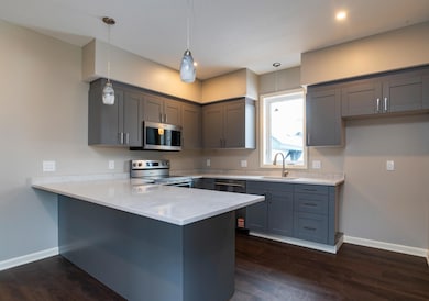 1106 Hawthorne Ave E, Saint Paul, MN 55106 - photo 3