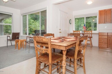Dining Area (1280x850)