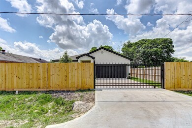 7429 Virgil St, Houston, TX 77088 - photo 2