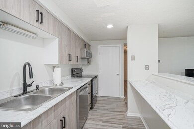 14 Cranberry Ct unit 110, Marlton, NJ 08053 - photo 2