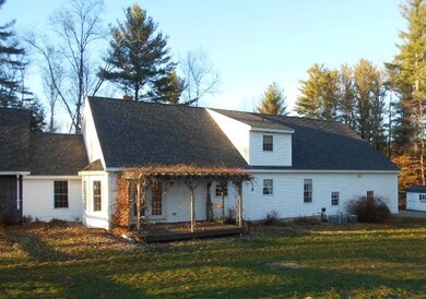 234 Kingston Rd, Danville, NH 03819 - photo 4