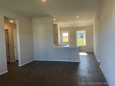 1101 W Abilene Rd, Claremore, OK 74019 - photo 2