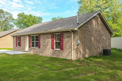 709 Lynchburg Rd, Manchester, TN 37355 - photo 3