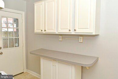 5496 Oakland Rd, Halethorpe, MD 21227 - photo 7