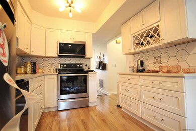 21 Louis Ave unit E, Albany, NY 12204 - photo 4