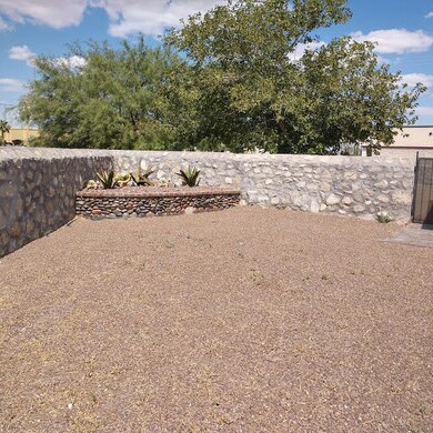 15360 Woodhill Ct, Horizon City, TX 79928 - photo 4